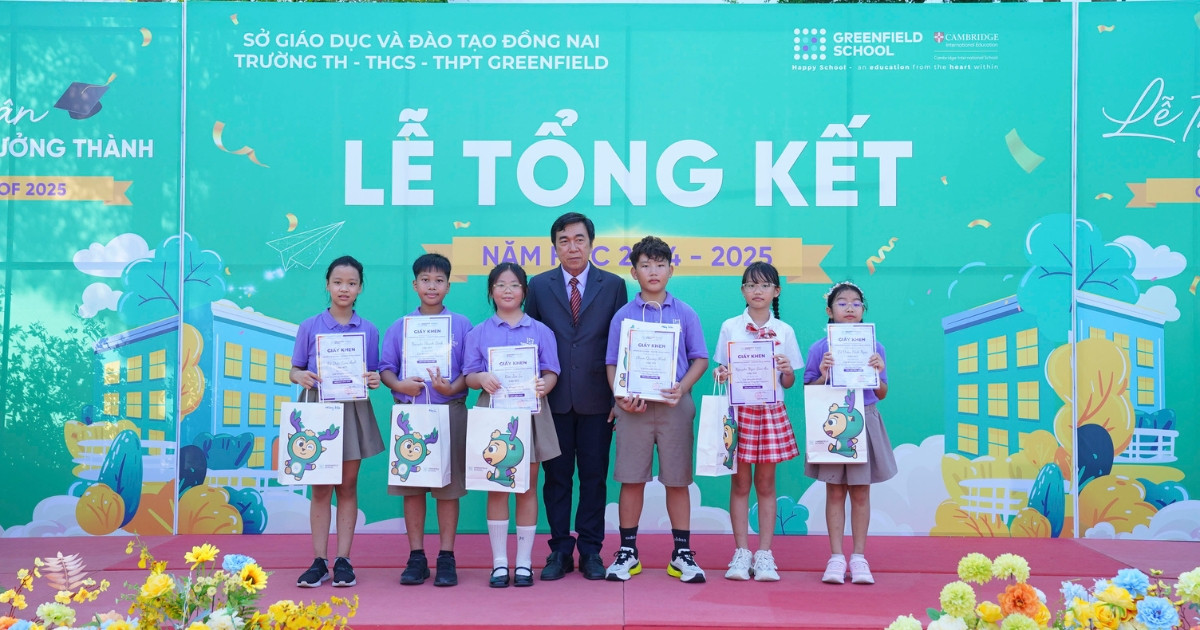 Tổng kết năm học 2024-2025: Khép lại một chuyến tàu rực rỡ