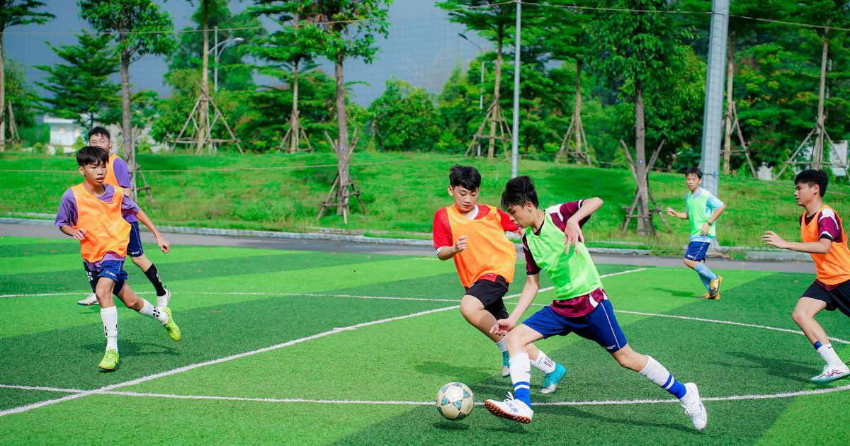 Chung kết bóng đá rực lửa cùng khối Trung học tại Greenfield Cup 2025