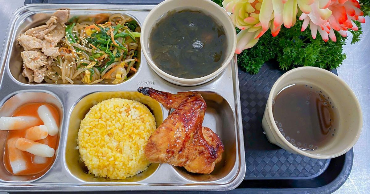 Khám phá bữa trưa đầy năng lượng trong tuần đầu Bucky trở lại trường