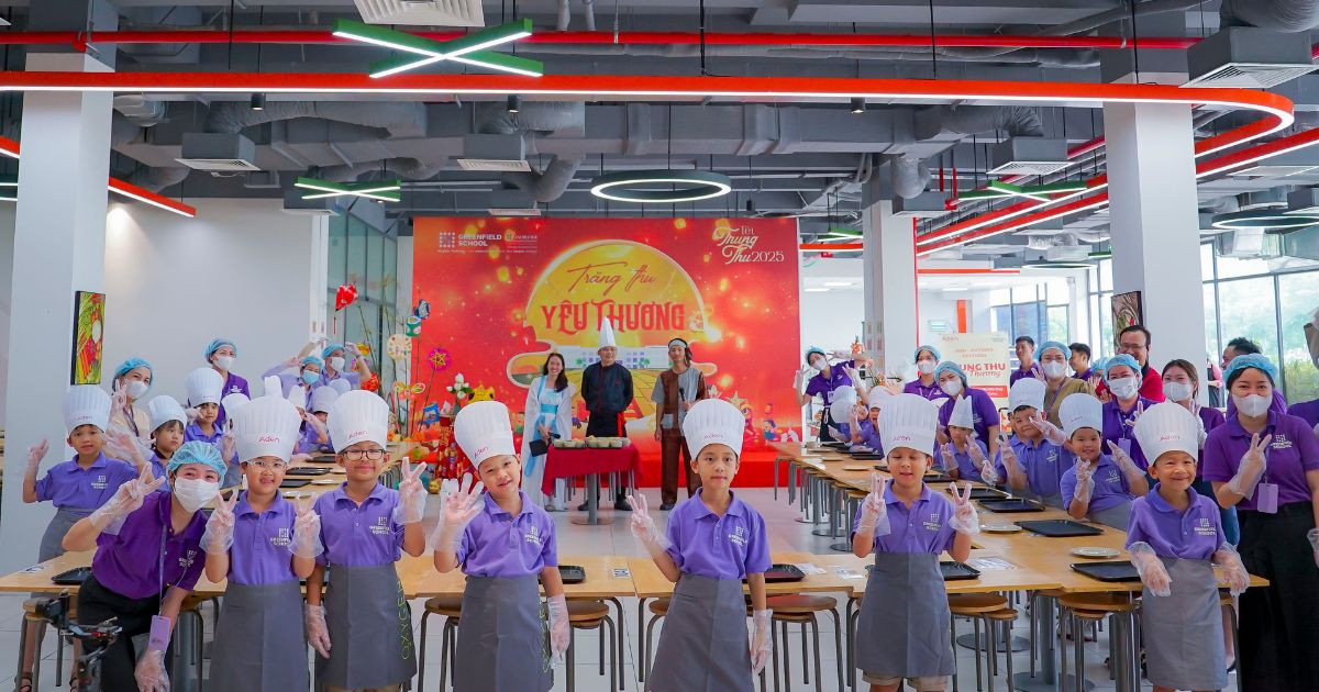 Học sinh Khối 1-2 vui làm bánh trung thu với chương trình "Hương vị trăng rằm"