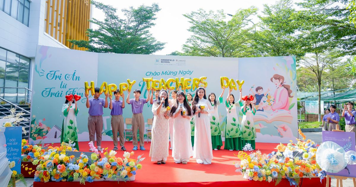 Ấm áp nghĩa thầy trò ngày tri ân