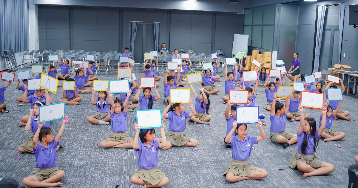 Chiến binh khối 4-5 GFS so tài tiếng Anh với Chung kết Ring The Golden Bell