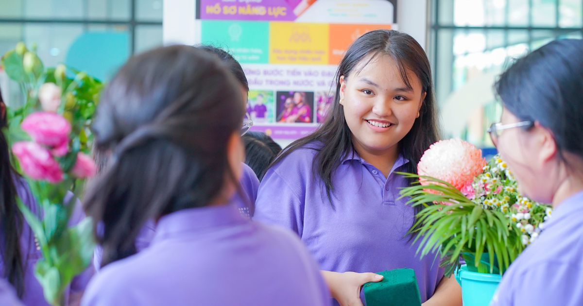 Hoa nở từ những điều tử tế - Dành tặng người phụ nữ thân yêu