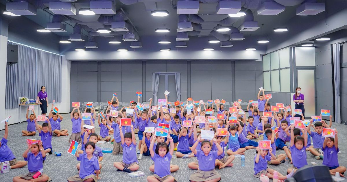 Học sinh Khối Tiểu học sôi nổi chào mừng Lễ Giỗ Tổ Hùng Vương và Giải Phóng Miền Nam 30/4